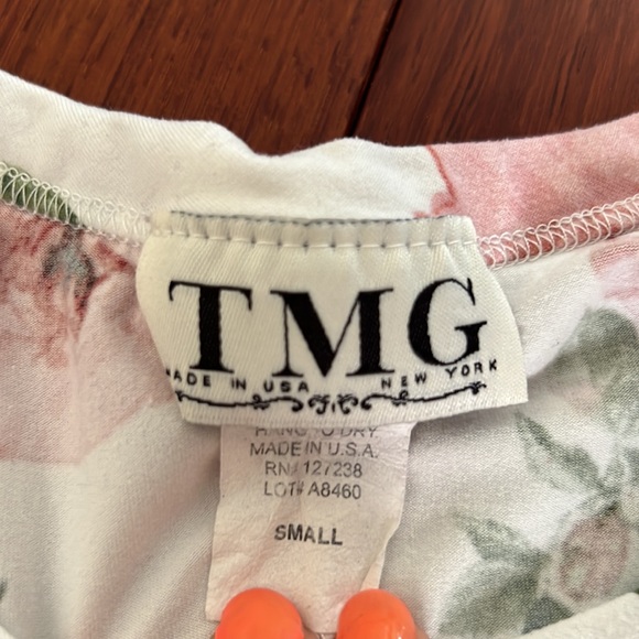 TMG New York Rose Patterned Dress Size Small - Picture 3 of 7